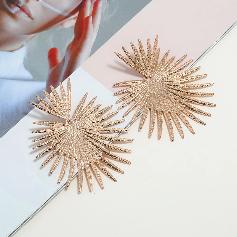 Trend Big Plantain Leaf Metal Drop Earrings for Women Gold Color Exaggerated Geometric Long Ear Jewelry Wholesale Girl Gift