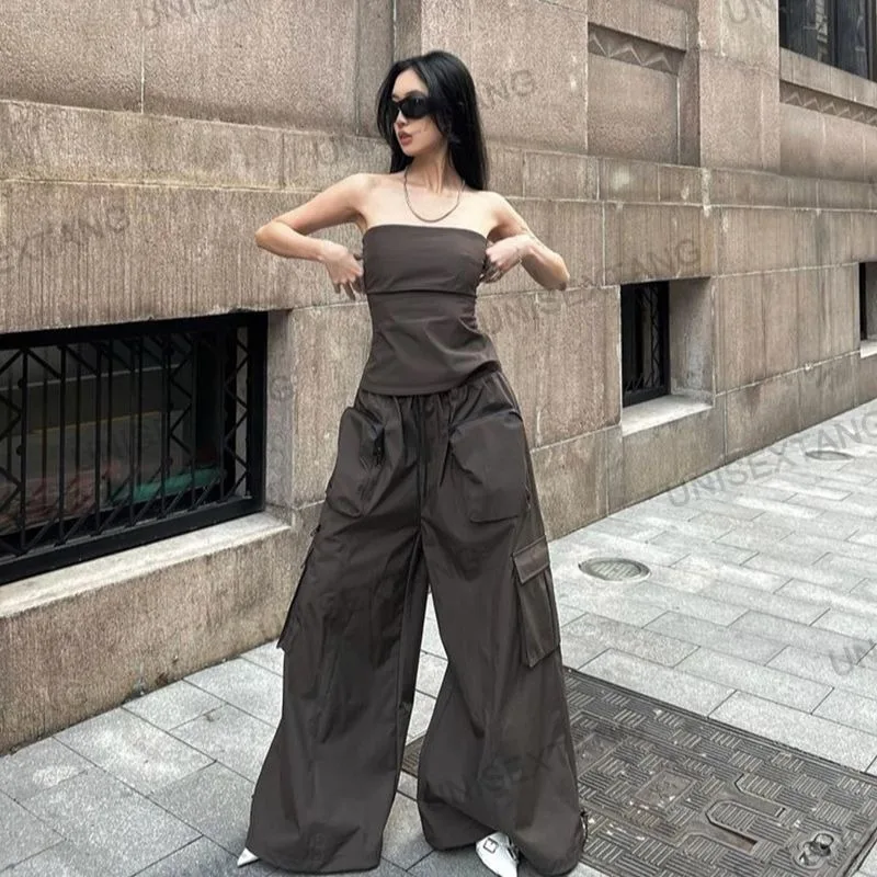 

2024 Spring/Summer Fashion New Brown Tank Top Women's Spicy Girl Design Sensory Workwear Bra Pants Two Piece Set Female Clothing