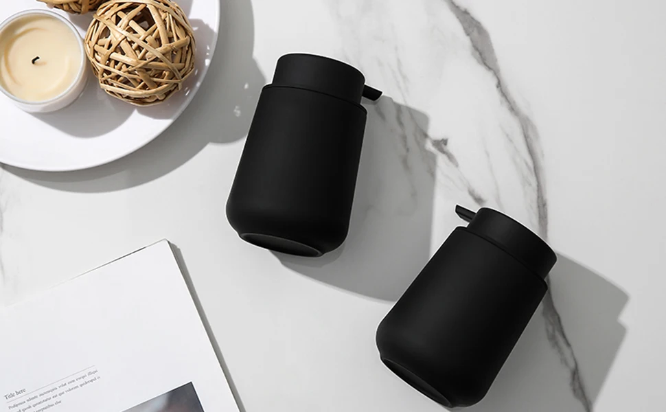 Mattschwarzer flüssiger Handseifenspender aus Kunststoff, 11 Unzen – moderner, minimalistischer Stil für Badezimmer- und Küchenarbeitsplatte, nachfüllbar – Detail 1
