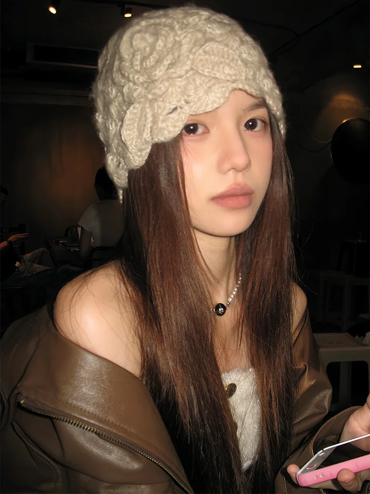 Warm Knitted Hat Women's Autumn Winter Floral Cap Head Cover Style Versatile Small Face Effect Cold Proof Casual Fashion