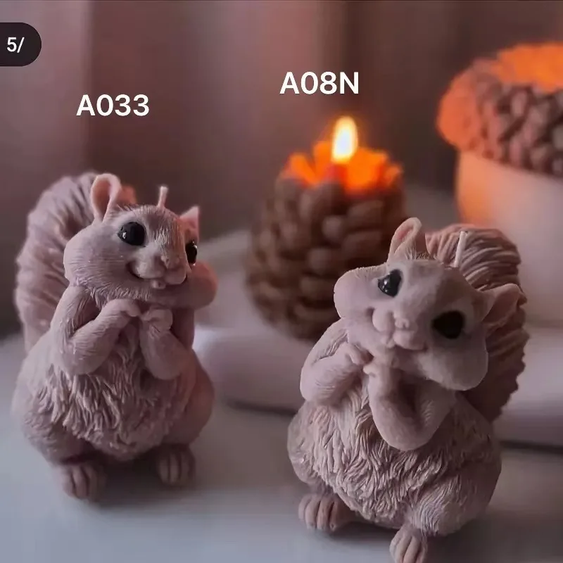

2pcs Squirrel with Chin in Hands Mold for DIY Christmas Candles & Gift Ornaments