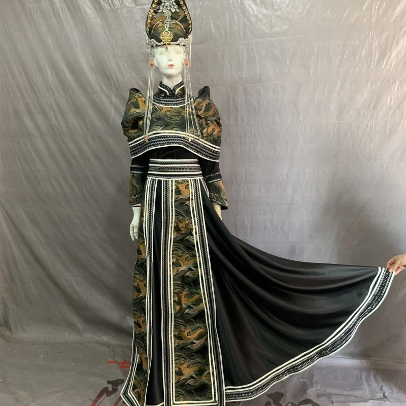 

Mongolian ethnic costumes Travel photography singer costumes 56 ethnic dance arts costumes Mongolian characteristic accessories