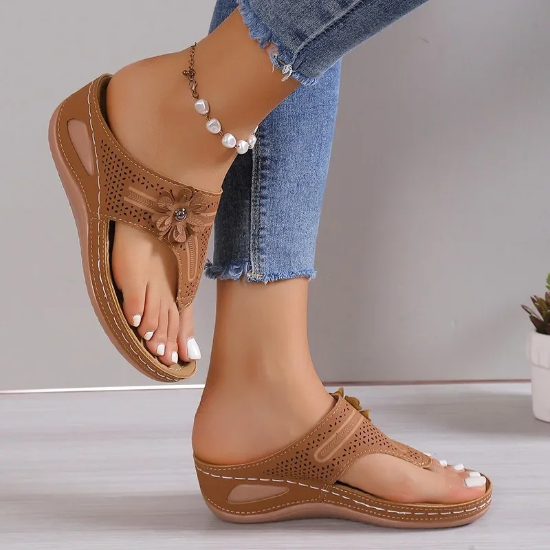 Sandalias de punta abierta de cuña ortopédica para mujer con plataforma, hechas de cuero, antideslizantes y de estilo retro 2024