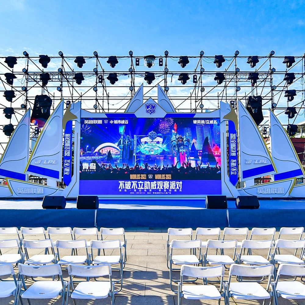 Schermo pubblicitario LED elegante personalizzato nella visibilità ottimale con la pubblicità di visibilità ottimale