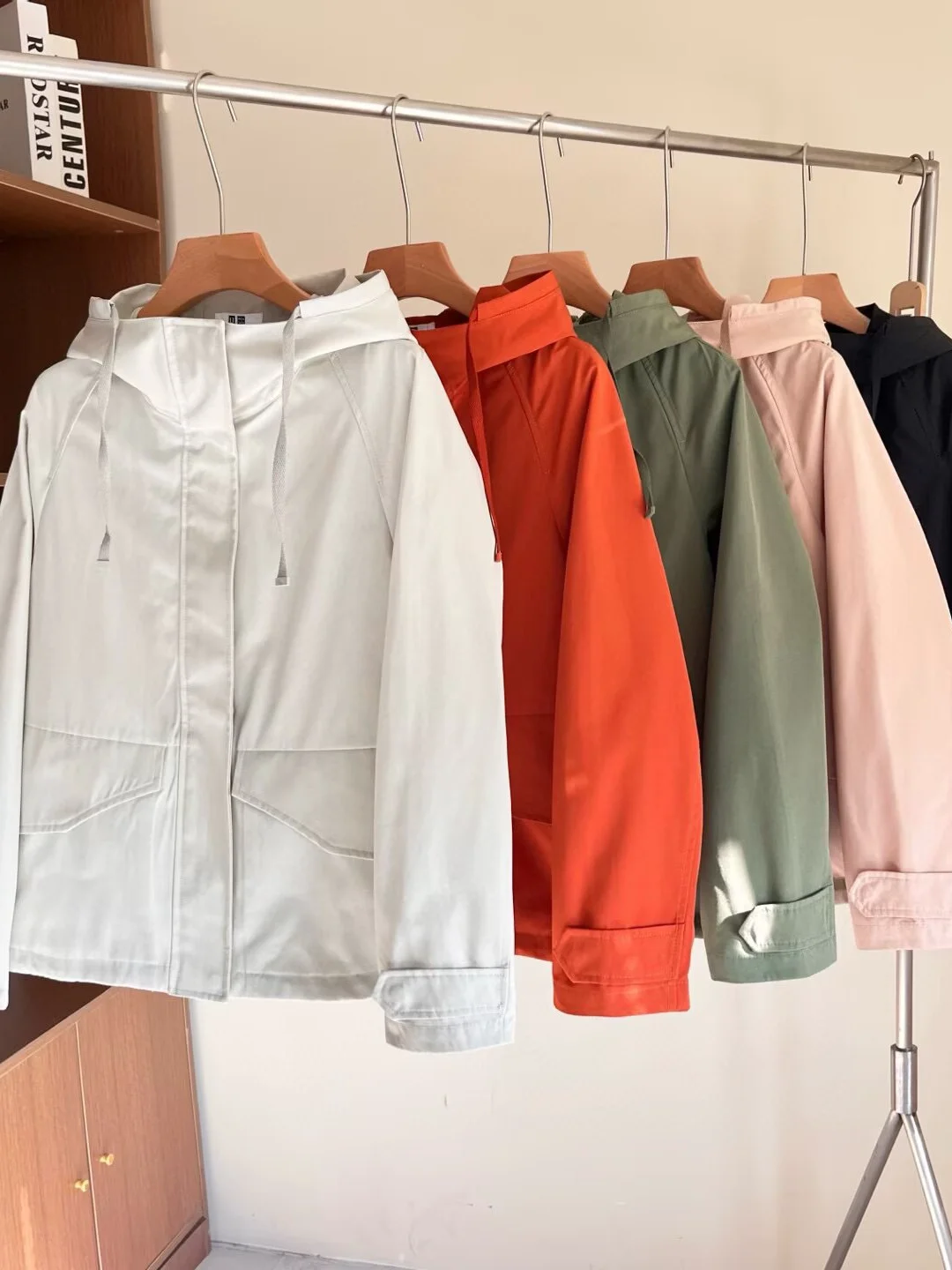 

Fall 2025 Women's Casual All-Match Hooded Jaet Pure Color Outdoor Durable Waterproof ort Coat Ladies Faion Outerwear
