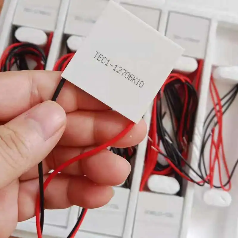 TEC1-12706 12706 TEC1-12715 TEC1-12705 열전기 냉각기 펠티어 40*40MM 12V 반도체 냉동의 새로운 기능