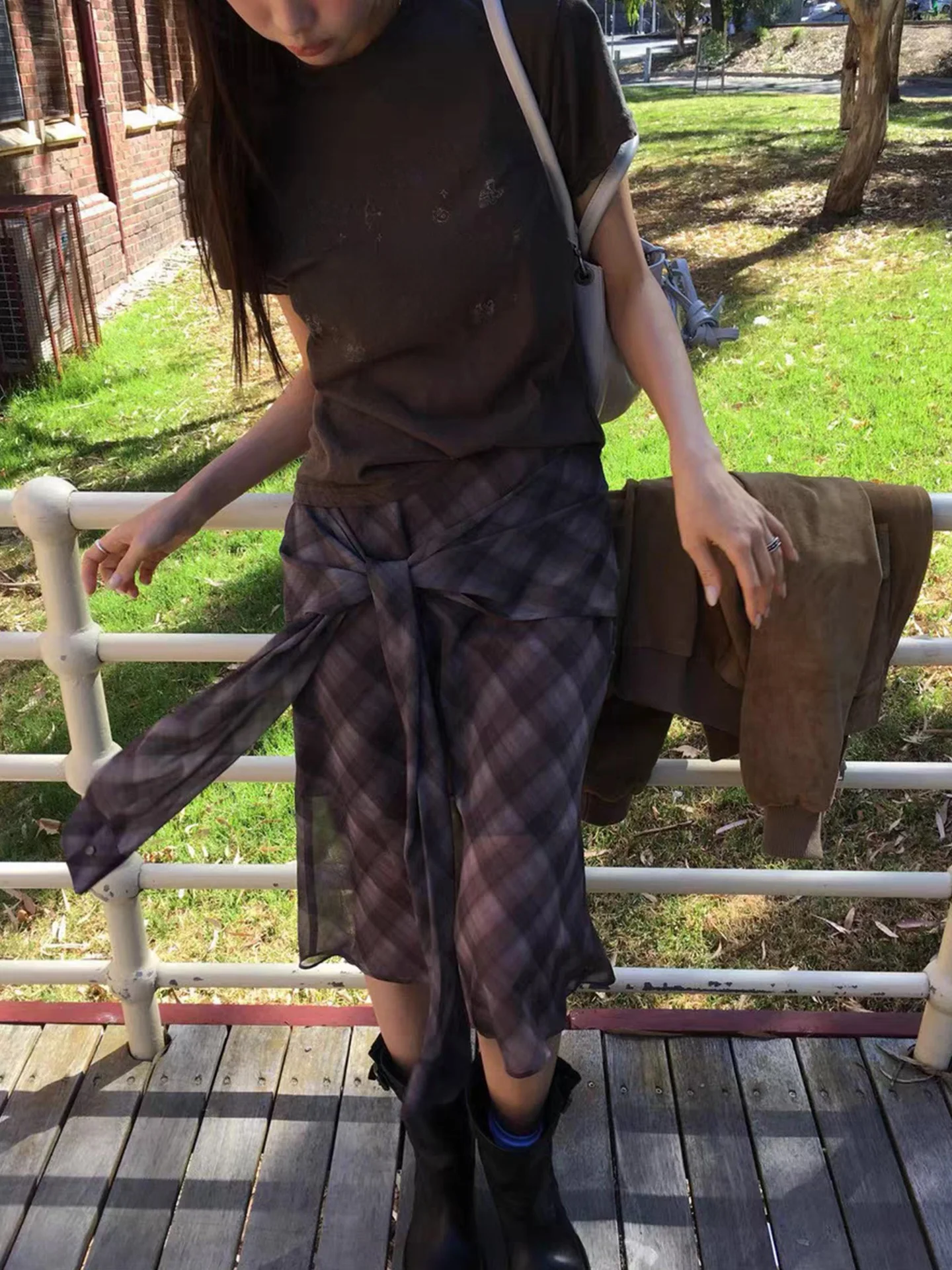 

Юбка А-силуэта с высокой талией и поясом, женская клетчатая юбка Mosathebarnnet, из неэластичной ткани, асимметричный дизайн