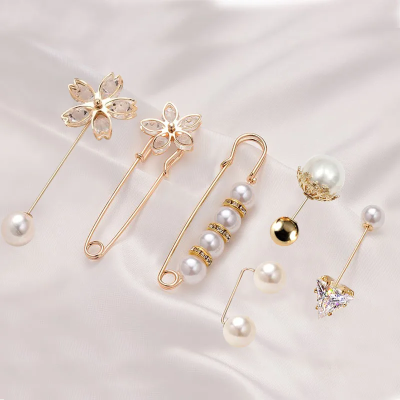 6Pieces set Fashion Pearl Brooch Cute Creative Fixed Clothes crystal Decorative Brooch for Women Anti-Exposure Neckline Buckle