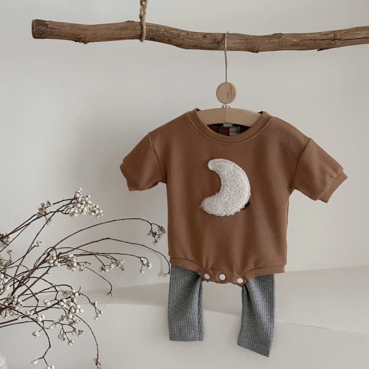 

Spring Autumn Korean Style New Baby Boy Girl Clothes Sets Moon Patch Long Sleeves Jumpsuit+Grey Pants Kids Outfit 2Pcs/set