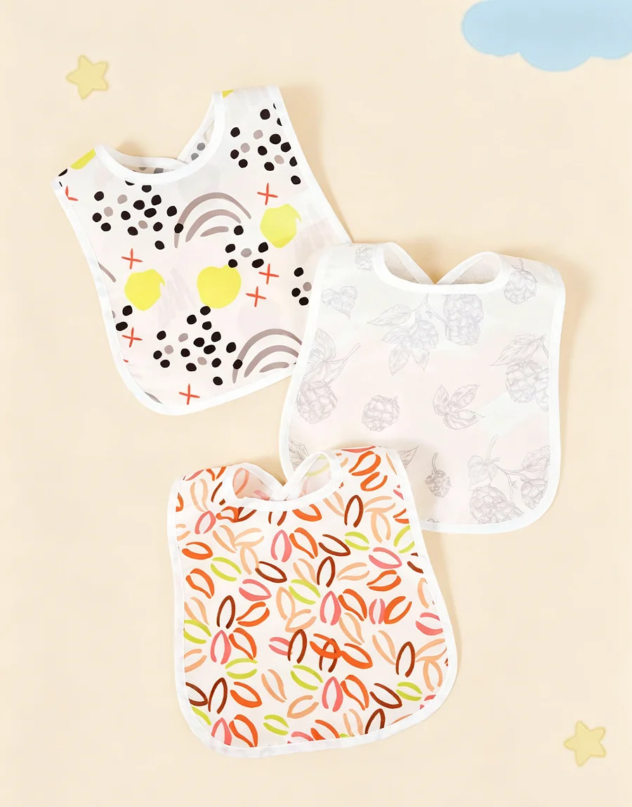 3Pcs Soft Random Cartoon Print Baby Bib Set