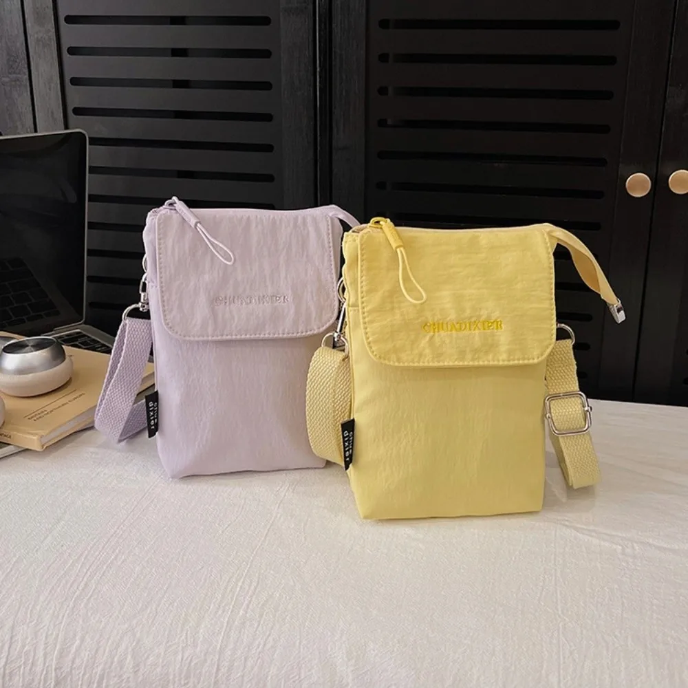 

Trendy Nylon Phone Bag Solid Color Ultra Lightweight Crossbody Bag Adjustable Strap Mini Size Coin Purse Unisex