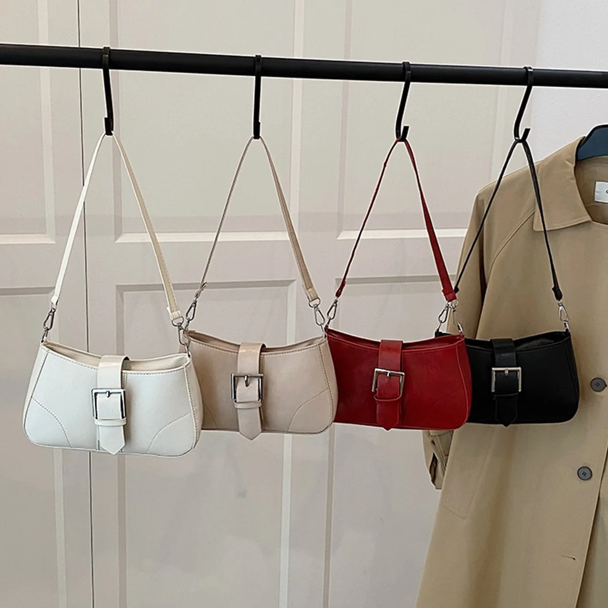 

Women Lightweight Crossbody Bag PU Leather Texture Metal Buckle Zipper Adjustable Strap PU Water Resistant for Daily Commute