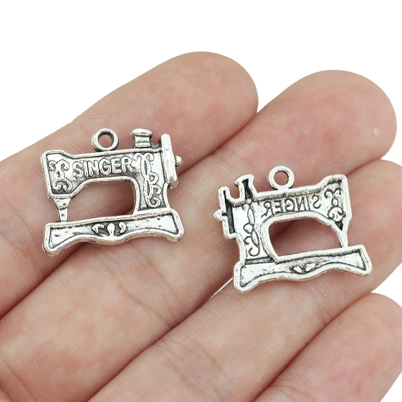 20 Pieces 20*22mm  Alloy Sewing Machine Charms Antique Silver Color  DIY Charms Vintage Pendant Accessory Jewelry Making