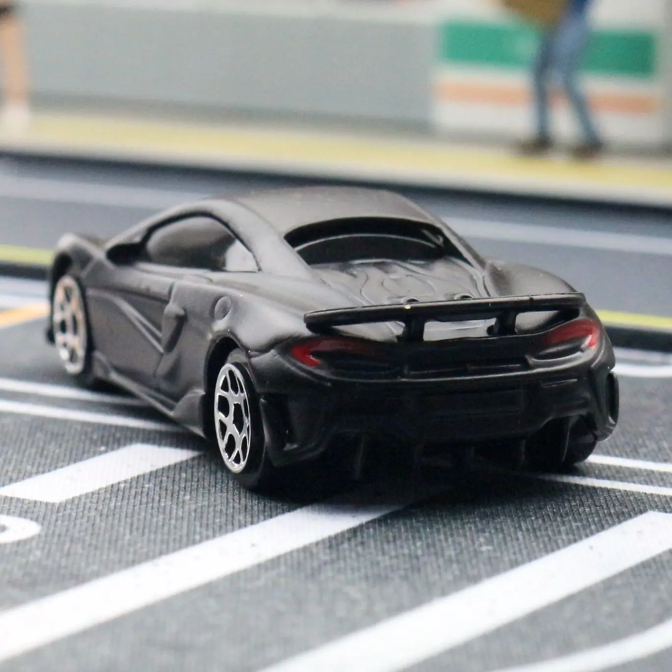 1/64 McLaren 600LT 1:64 Diecast Super Sport Toy Car Model 3\'\' Hot Wheels Miniature Alloy Gift For Children Boys Kid Match Box