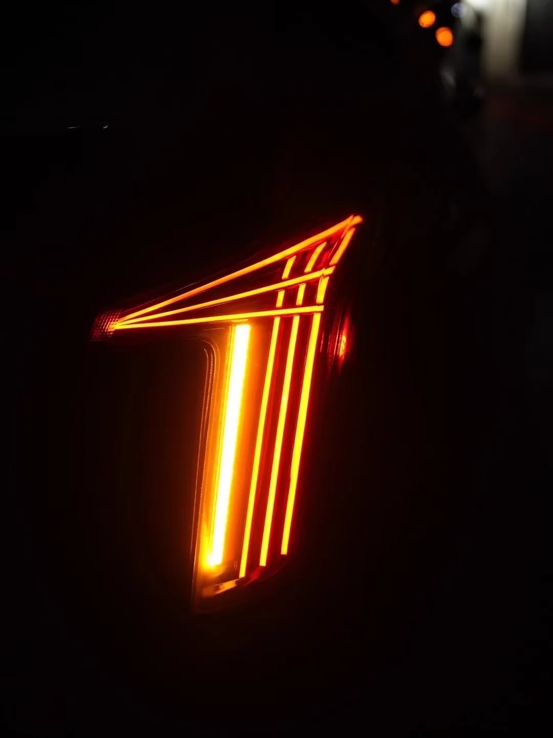 

Архаичное светодиодное освещение, задний фонарь, динамические последовательные задние фонари указателя поворота для CADILLAC CT5 2020–20220, прозрачный красный задний фонарь