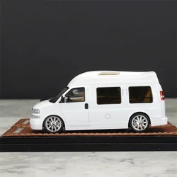 GOC 1:64 GMC SAVANA Business RV White Diecast Model Car