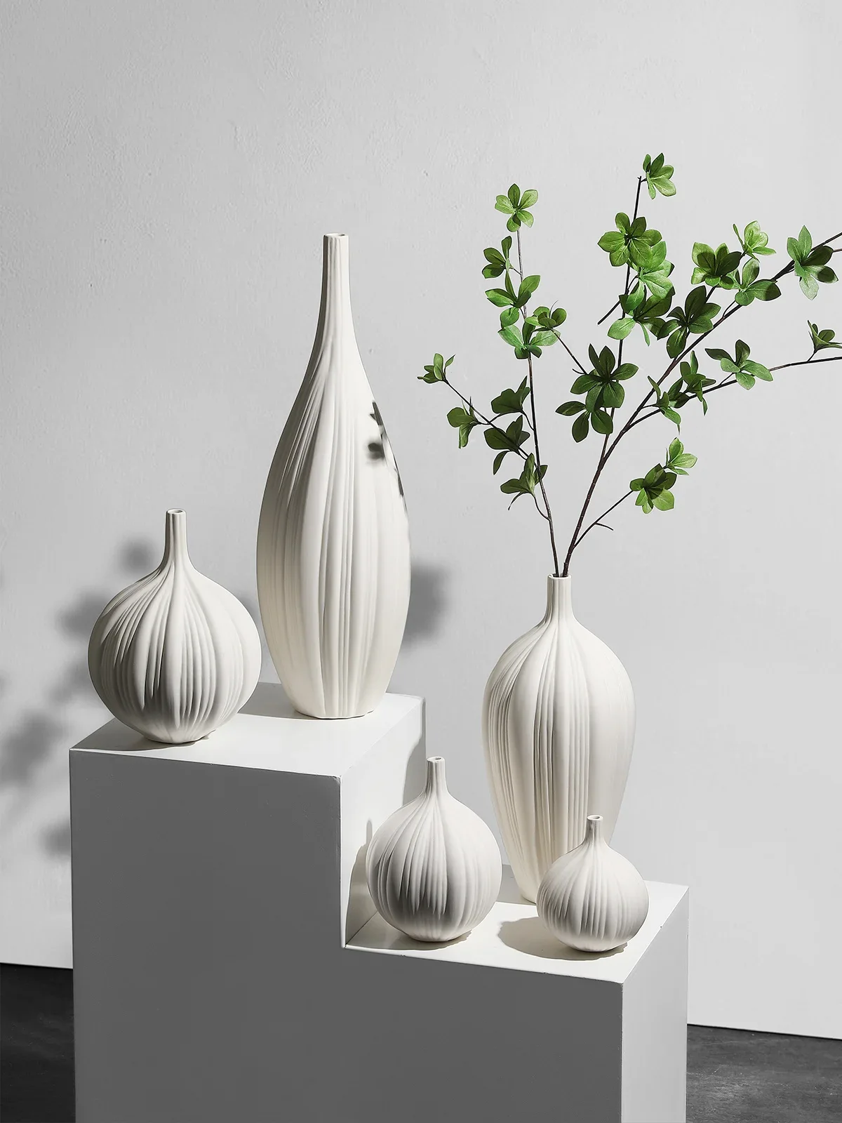 

New Chinese style white plain fired ceramic vase, fine mouthed living room home decoration, light luxury high-end ornaments