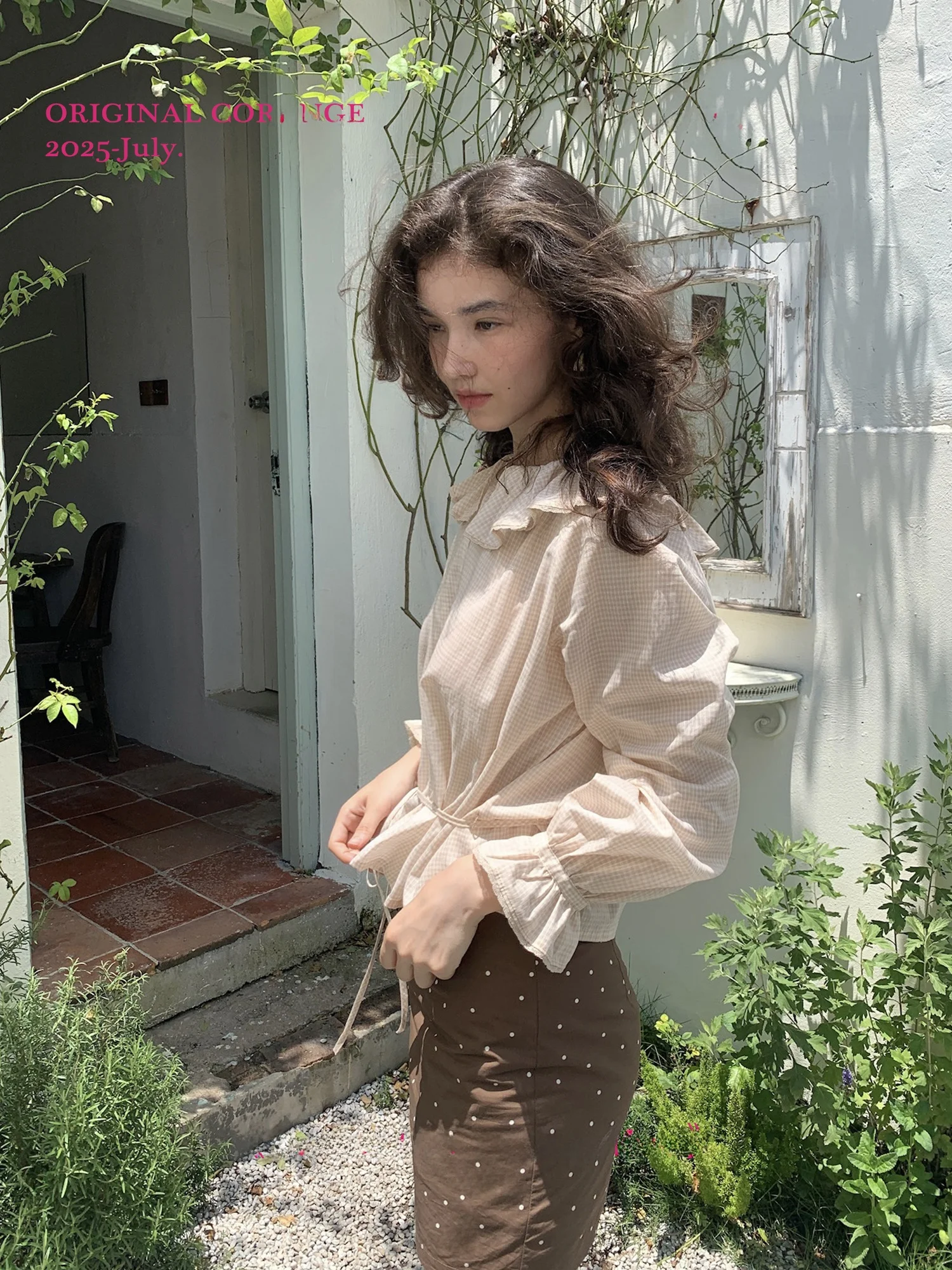 

Легкая шелково-хлопковая блузка Corange с завязками на талии, маленьким воротником-рюшем, тонким клетчатым узором, во французском стиле, женская, летняя, приталенная, свободного кроя.