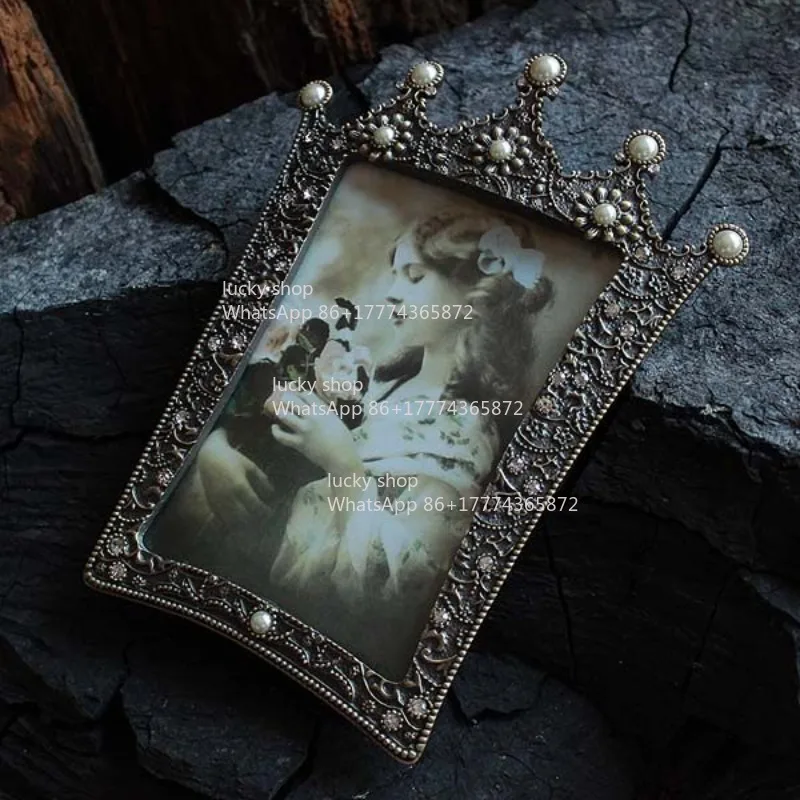 6-Inch 7-inch Crown Photo Frame, Light Luxury Image Frame Ornament Metal Photo Frame, Retro Table Luxury Creative Image Frame
