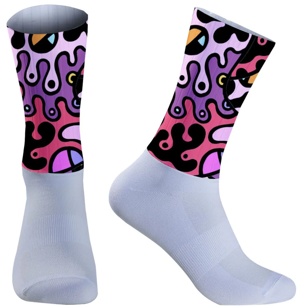 

New Specially designed for mountain cycling, made of anti slip and wear-resistant materials, capable of handling bumpy roads.