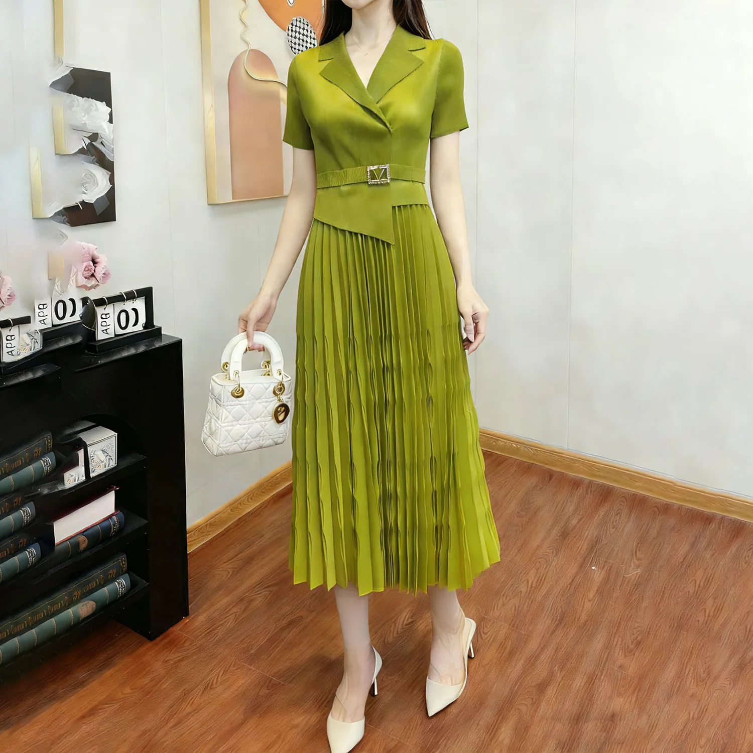 

Miyake Pleated 2026 Spring New Women's Dress Fashion Waist Thin Pleated Skirt Temperament Short-sleeved Mid-length Skirt Pleat