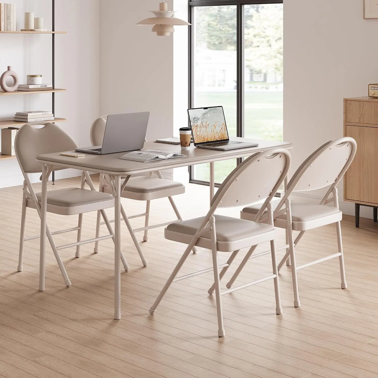 Set di 4 sedie da pranzo pieghevoli imbottite – schienale alto, rivestimento in pelle sintetica, capacità di carico di 158 kg, impilabili e trasportabili – non richiedono montaggio, ideali per cucina,