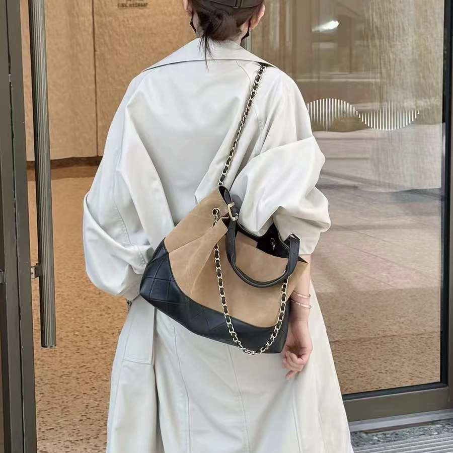 

Высококачественная сумка для боулинга, новинка 2025, большая вместительная ретро-сумка-подушка, кожаная сумка через плечо, дорожная сумка