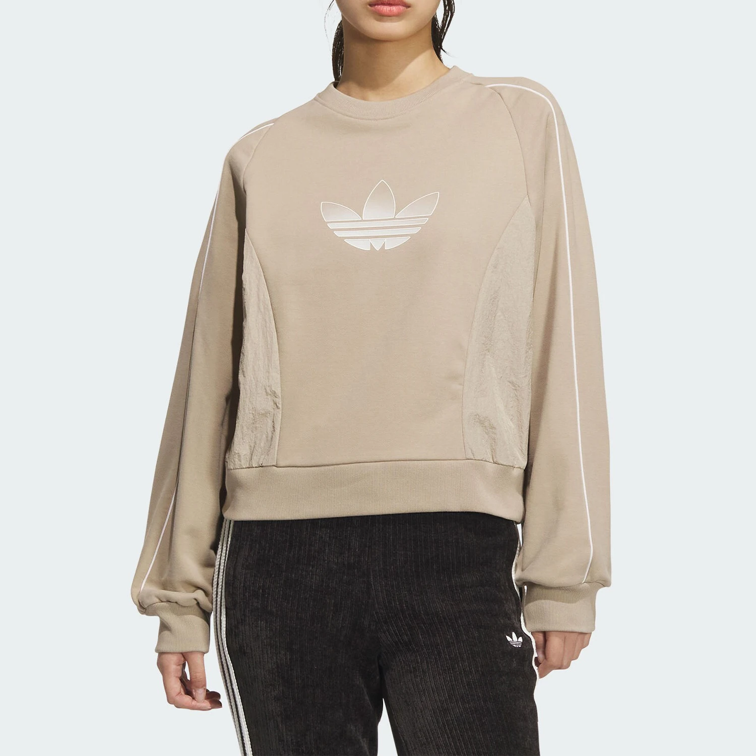 

Adidas Originals Women's Short Suede-like Brushed Sweatshirt JN1646