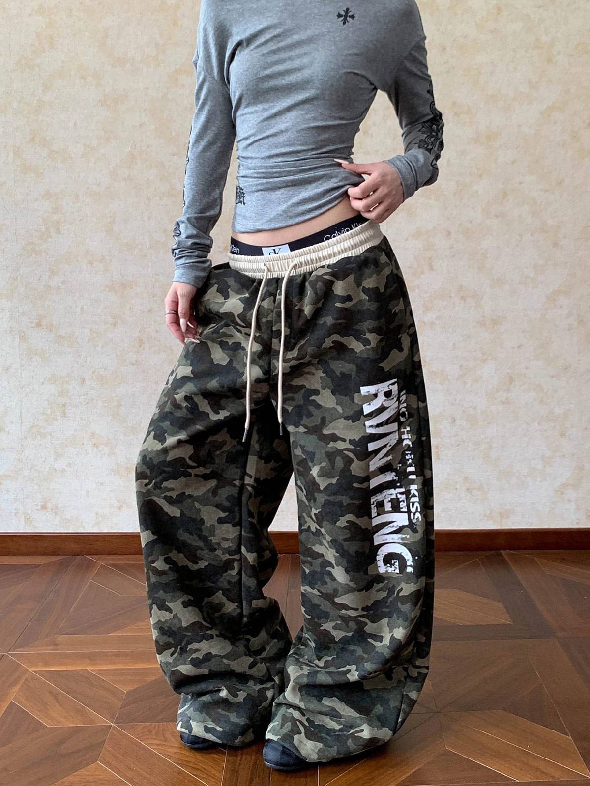 

Свободные повседневные брюки Aket American Sle, женские брюки с камуфляжным принтом Dstring Spor, прямые брюки из дышащего хлопка...