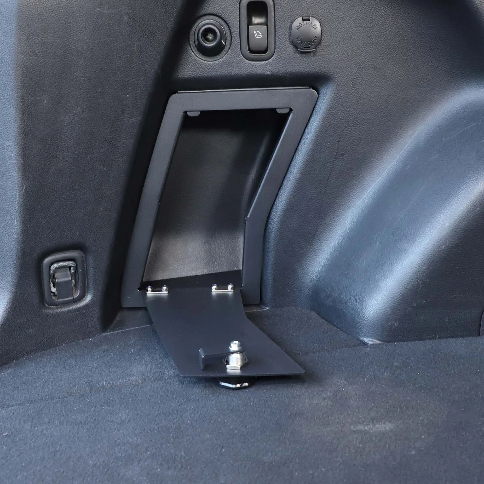 For Subaru Forester 2013-2018 model safe on the left side of the trunk, password box on the left side of the trunk, aluminum all