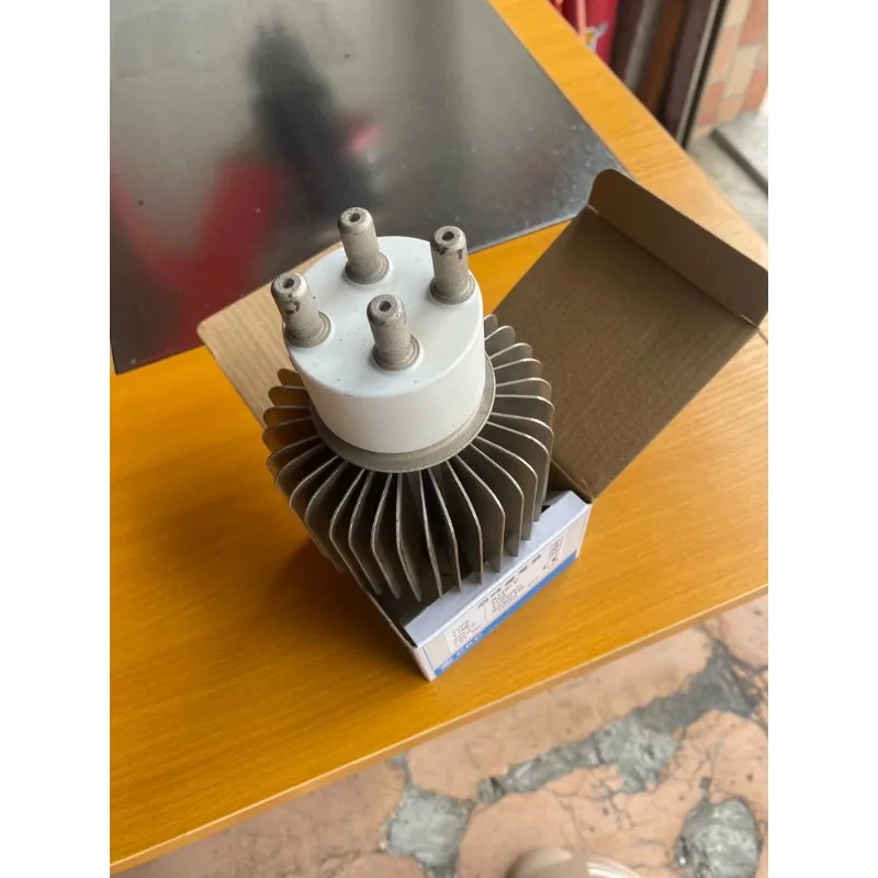 

7T62R Vacuum Tube E3062 High Frequency Heating Tube 2.8 kW 4 kW Universal
