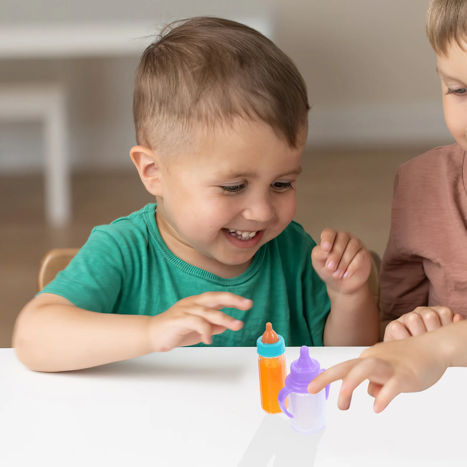 

1Set Feeding Bottles Pretend Play Set Small Feed Bottle Kids Role Play Props Kids Cognitive Accessories Feeding Set