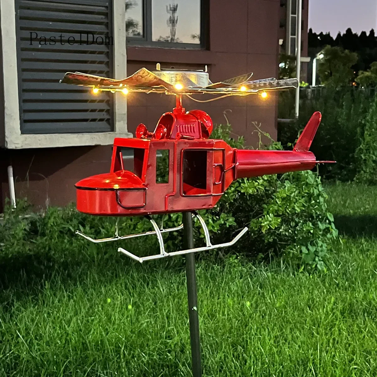 Outdoor Iron Metal Helicopter Wind Spinner with Solar Light, Decorative Ornament for Garden Lawn & Kindergarten