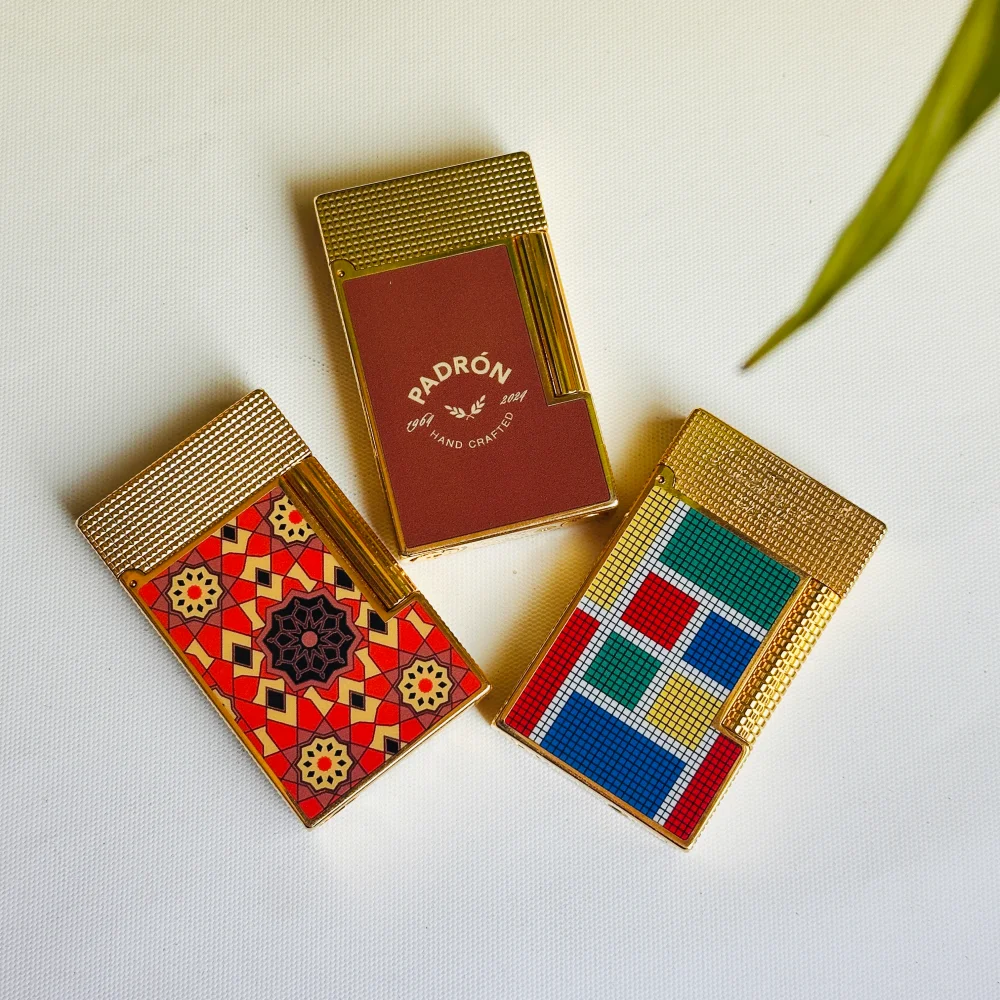 

Зажигалка класса люкс, новейший дизайн с двойным пламенем, чистый и громкий звук, идеальный подарок для мужчин, многоразовая.