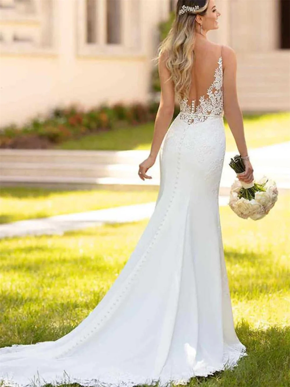 Abiti da sposa a sirena Sexy abiti da sposa con scollo a V abiti da sposa senza maniche bottoni Appliques pizzo senza schienale affascinante Robe De Mariée