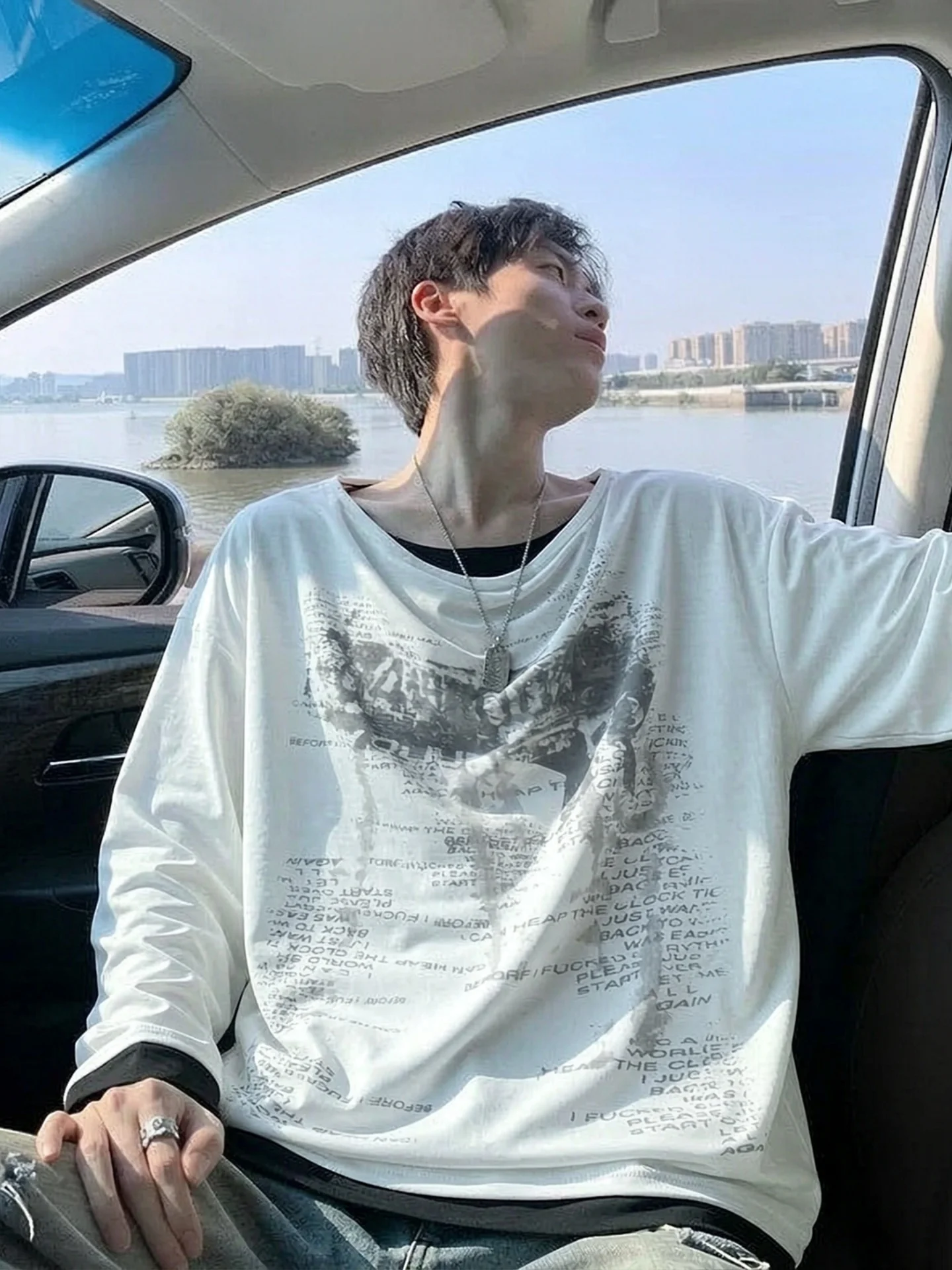 T-shirt nera a maniche lunghe, - Lighting Visual recensione e prezzo