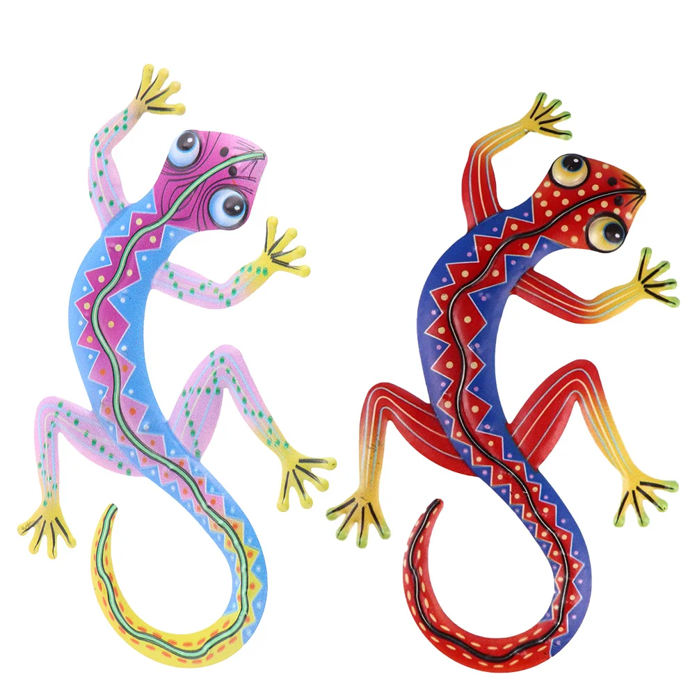 2 Pcs Gecko Ornament Wall Mounted Picket Fence Decoration Indoor Playset Pendant Iron Hanging Household