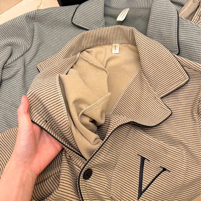 

Мужская полосатая одежда для сна, пижамный костюм, роскошный бархатный флисовый топ, брюки с вышивкой букв, домашняя одежда, пижамы Homme, верхняя одежда