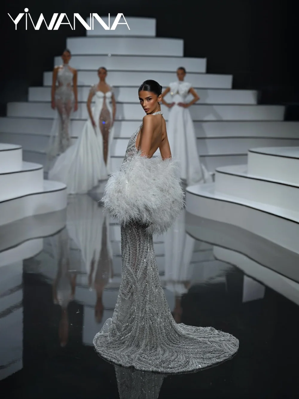 Glamorous Crystal Mermaid Wedding Dress Feathered Shawl Modern Halter Bridal Gown Customized Luxury Backless Dresses For Bride