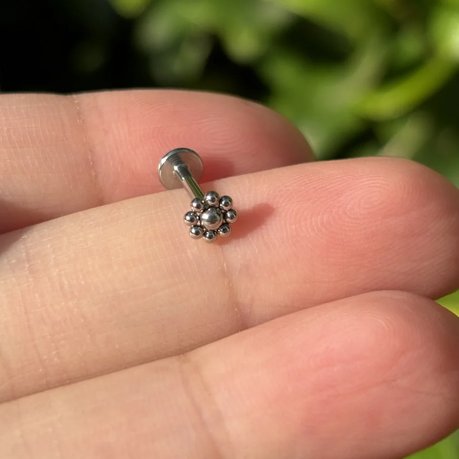 1Pc Opal Daith Piercing 16G Surgical Steel Internal Thread Double Opal Tassel Flower Labret Rings Tragus Helix Piercing Jewelry