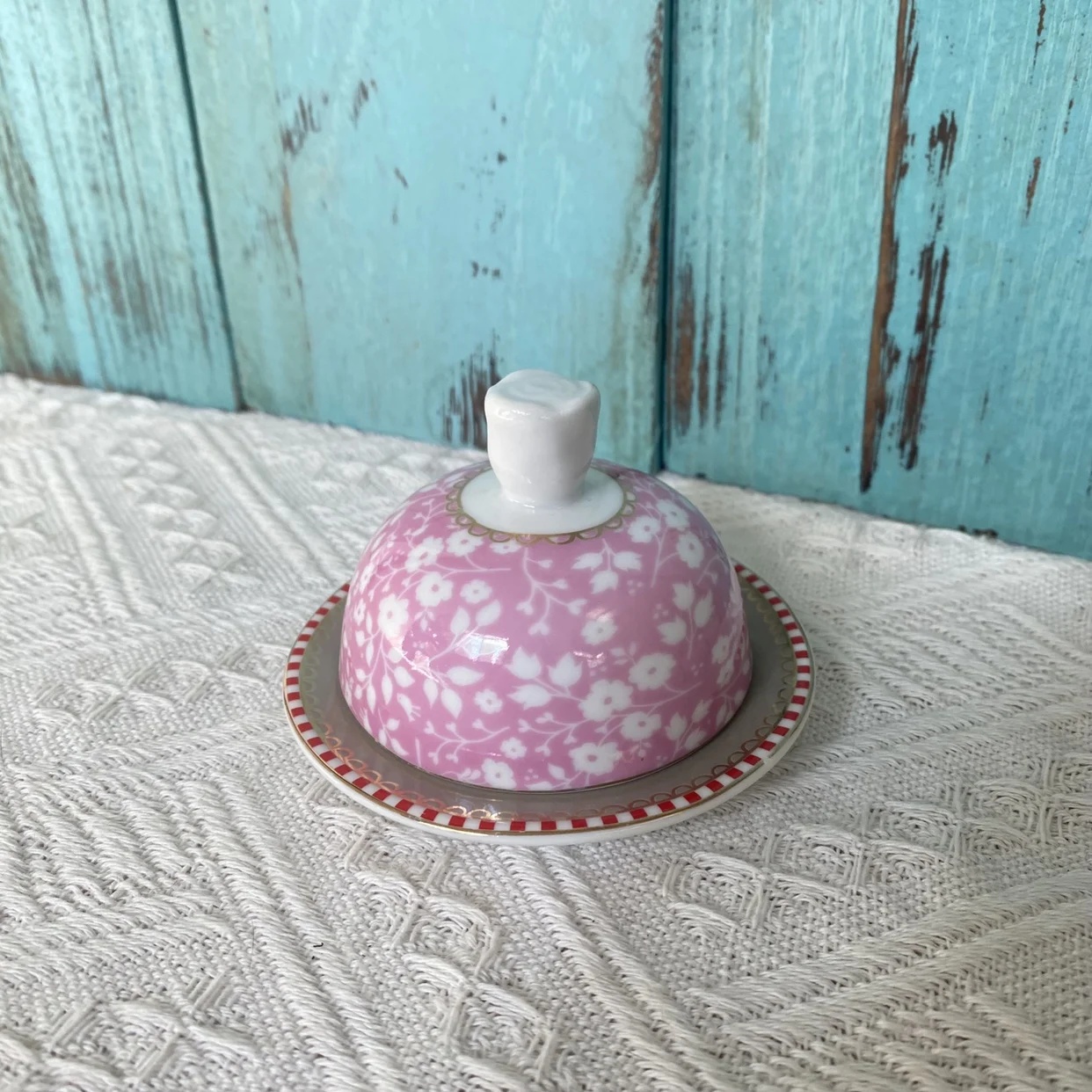 Dutch pink cute covered Dim sum dish cake mini plate
