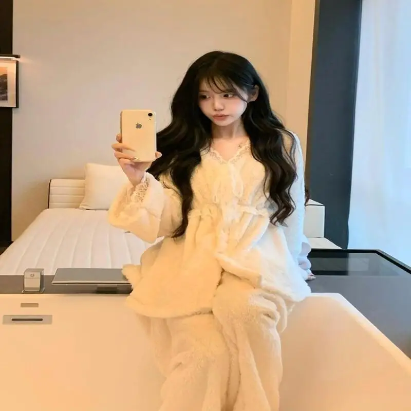 Nowy styl 2025 z grubym aksamitem i długimi rękawami, modna odzież domowa, jesienno-zimowa piżama z polaru koralowego dla kobiet, komplety.