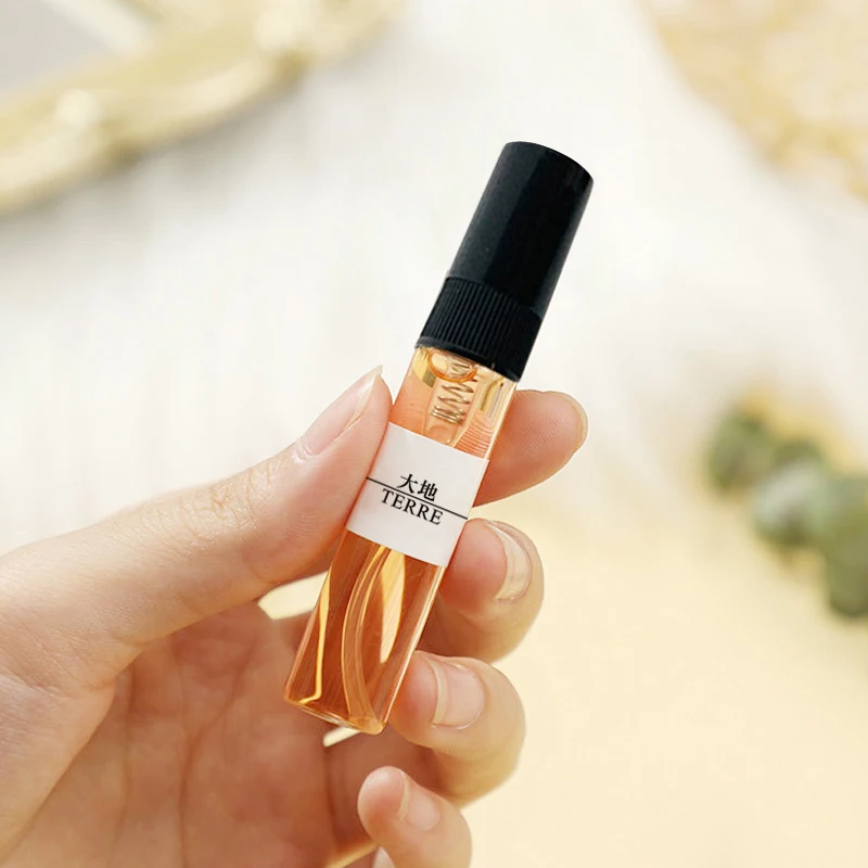 عطر زيتي 5 مل للنساء والرجال عينة رذاذ عطر سائل يدوم طويلاً نكهة الزهور والفاكهة للاستخدام اليومي