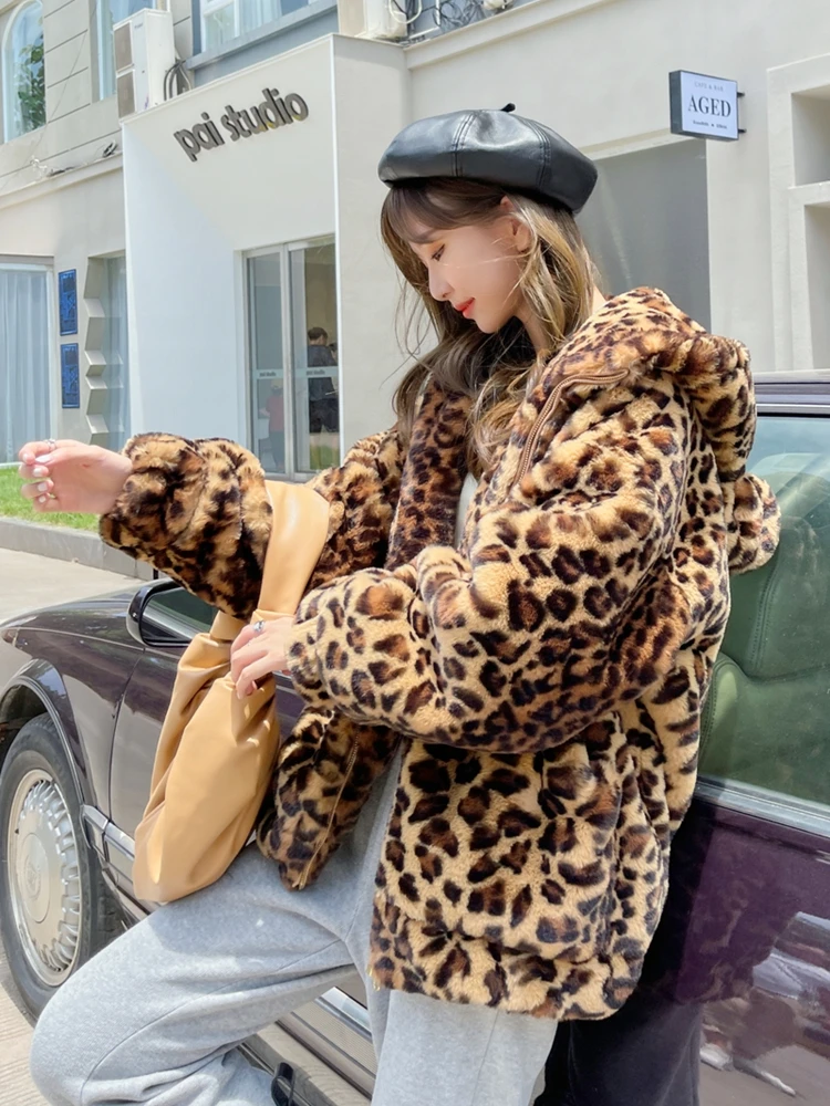 Imagem -05 - Orelhas de Urso Feminino com Capuz Cabolsa de Peles Artificiais Jaqueta Estampada Leopardo Senhora Outerwear Cabolsas de Inverno Feminino Moda Vendas Diretas da Fábrica