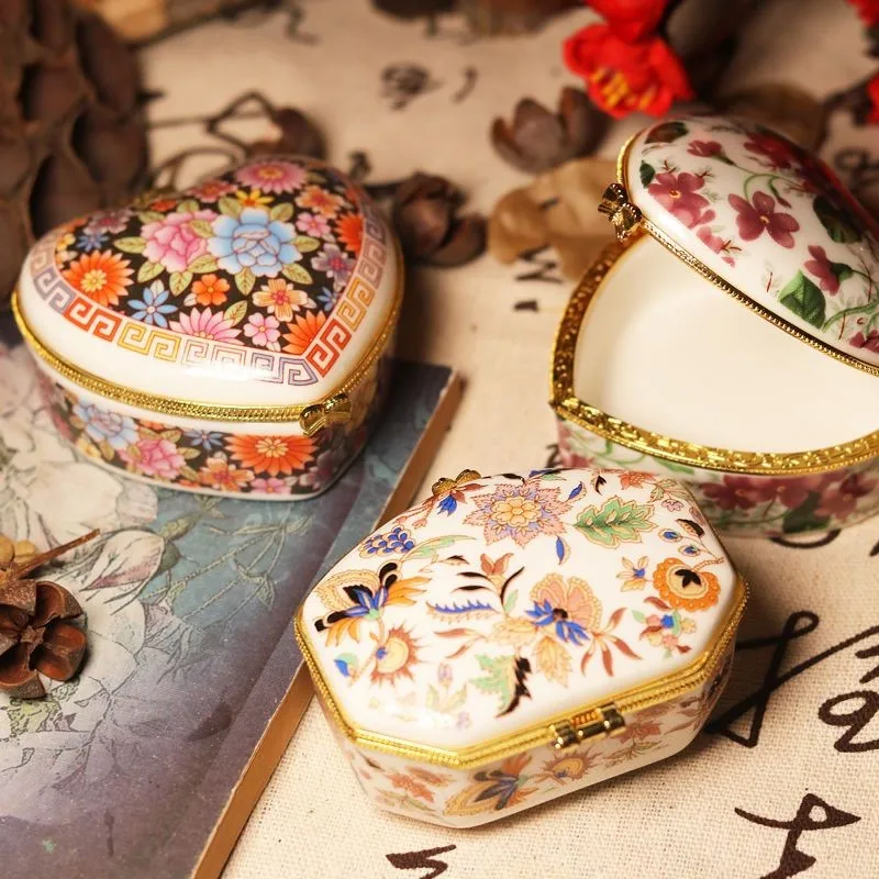 Vintage Chinese Style Lipstick Pot Rouge Ring Jewelry Box Ceramic Pot Mini Bottle Small Cosmetics Face Cream Storage Box ZE72