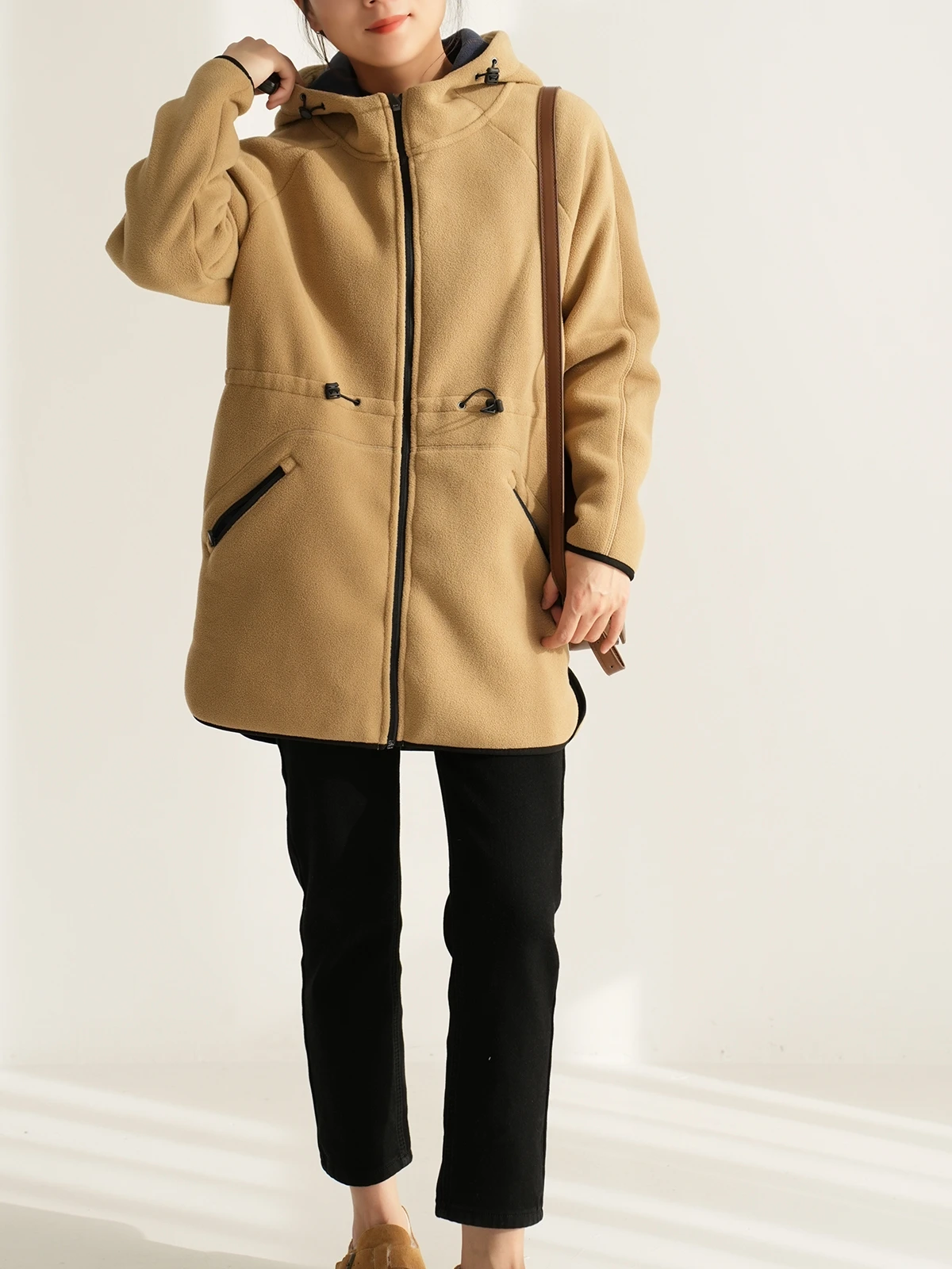 

Теплая практичная двусторонняя флисовая куртка-кардиган средней длины с капюшоном, на завязках на талии, осенне-зимняя женская модная верхняя одежда