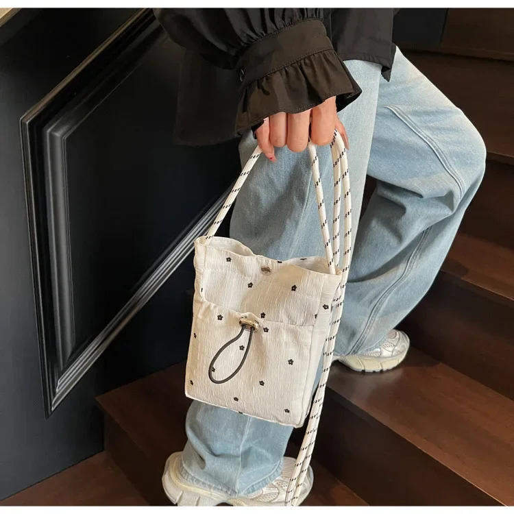 Kreative Falten-Tasche Neue Mode Trendige Umhängetasche Vielseitige Einzel-Schulter-Handytasche Aufbewahrung und Dekoration – Detail 10