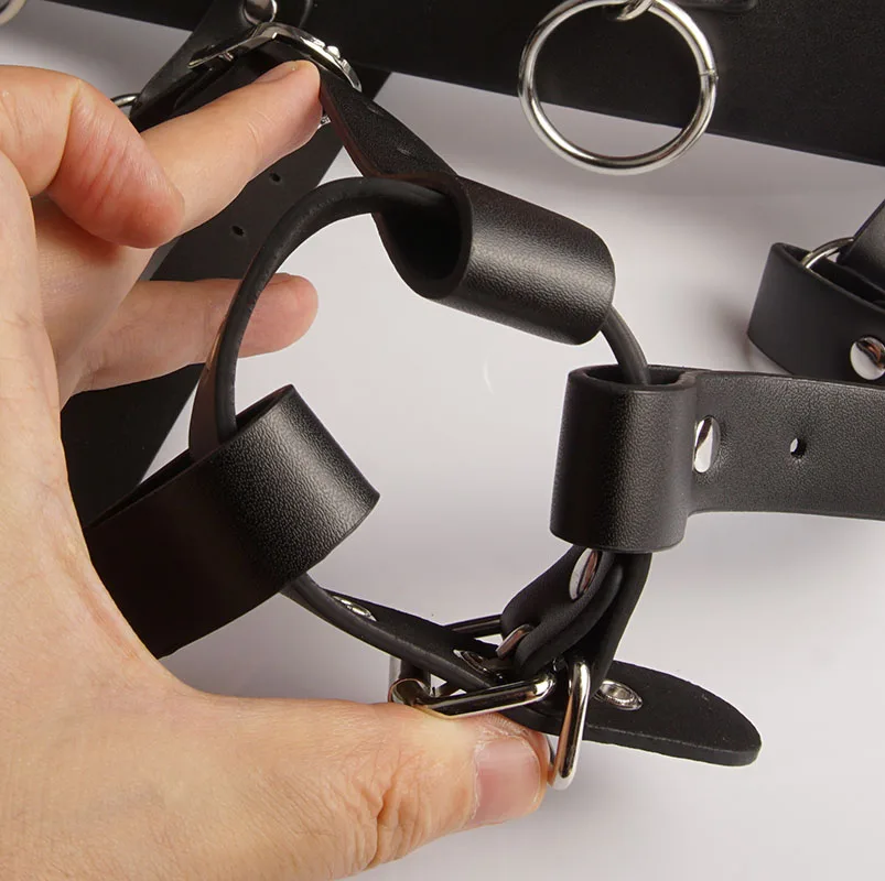BDSM الجلود AV عصا هزاز حامل تسخير امرأة ، النشوة الجنسية القسري الجنس دعوى الملابس الداخلية ، عبودية القيود ، حزام العفة ، ألعاب الكبار