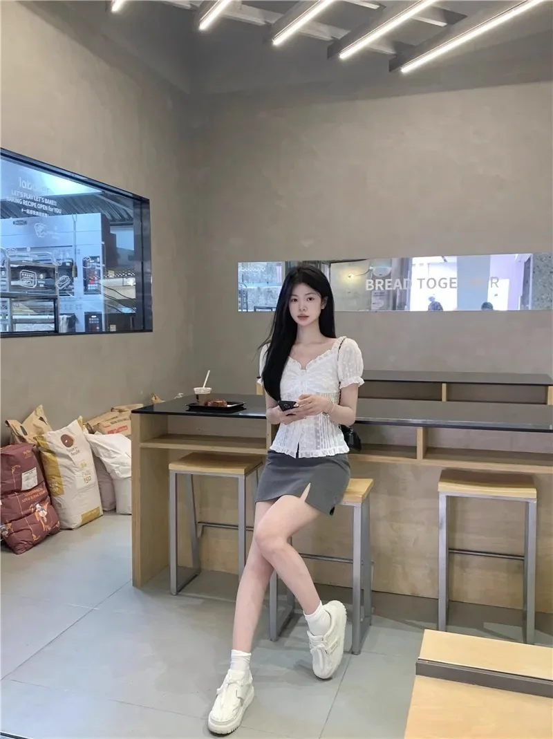 المرأة أنيقة الحلو قميص مطرز الدانتيل نفخة الأكمام بسيطة الكلاسيكية الخامس الرقبة قمصان قصيرة لطيف مثير فتاة حلوة سليم قمصان مناسبة #6