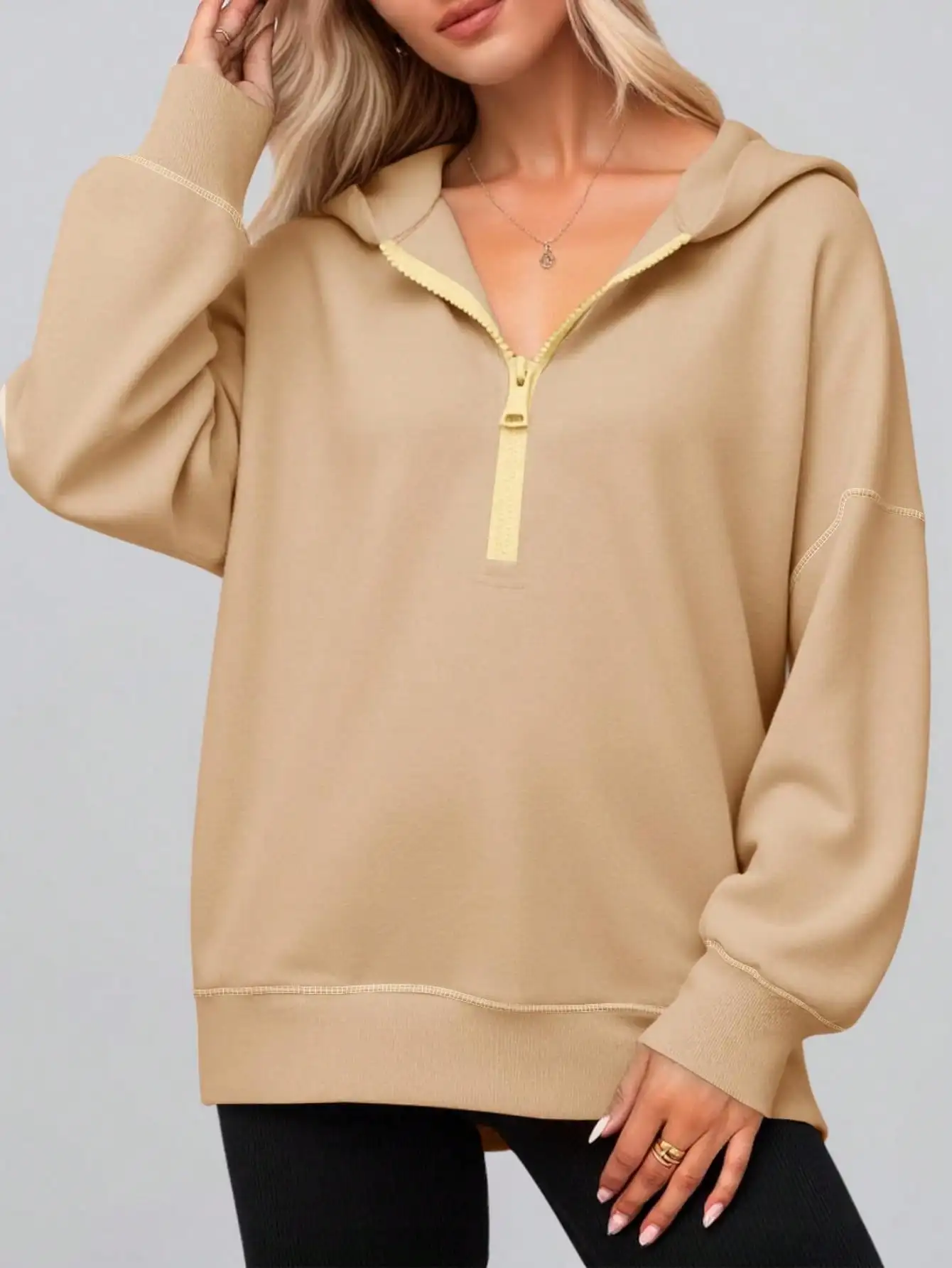 سترة Fisoew Fashion Rapper Style للسيدات ذات قلنسوة قصيرة بقصة ضيقة Y2K ذات غرز متباينة ملابس الشارع الشهير